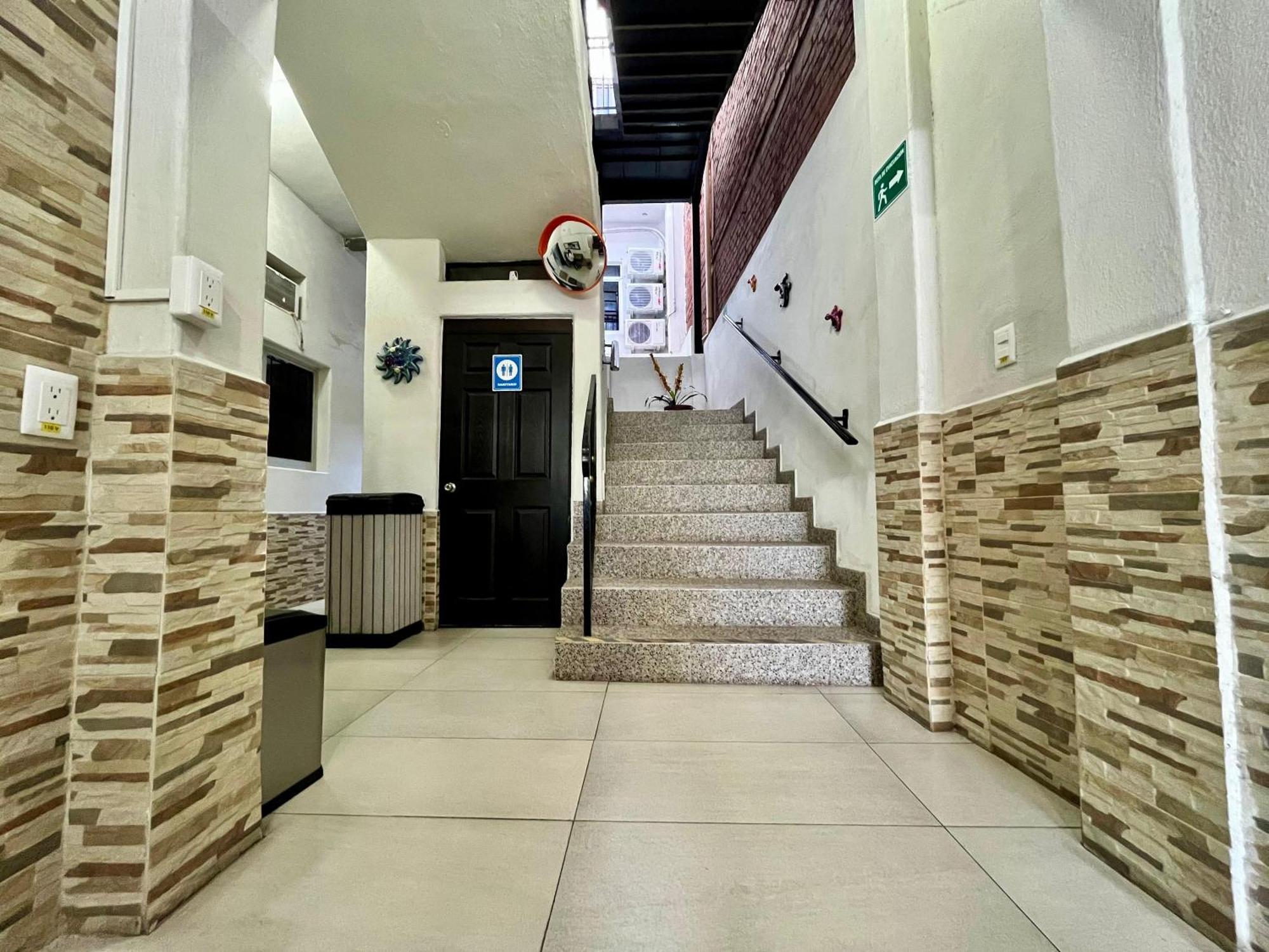 Hotel Juarez 70 Colima Exterior photo